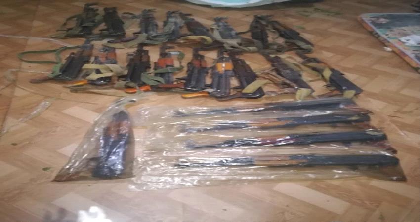 لحج.. ضبط مركبة حاولت تهريب سلاح في يافع