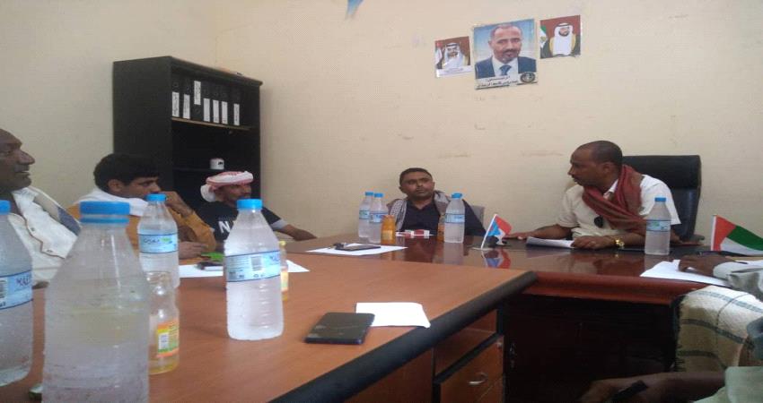 لجان تابعة للانتقالي تغطي غياب مؤسسات الدولة بسقطرى