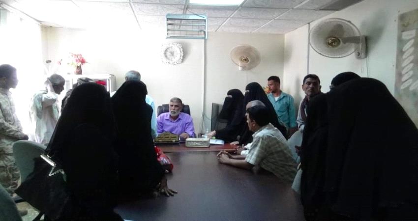 وقفة احتجاجية لموظفي مستشفى ابن خلدون بلحج