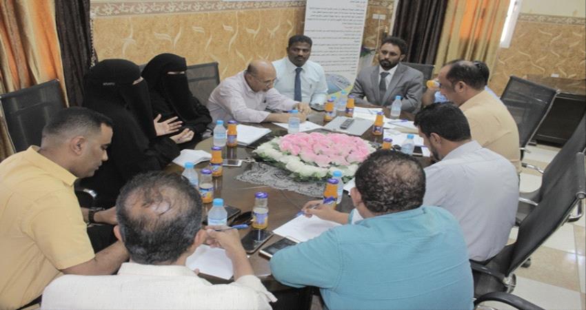 وكيل حضرموت يشدد على ضرورة وضع آلية لاحتياجات الوضع الصحي في الساحل