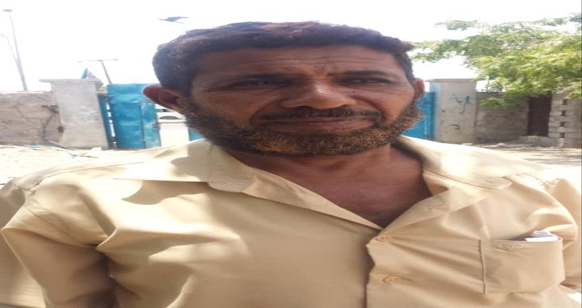 إزالة سور بني بطريقة مخالفة وسط شارع رئيس جنوبي لحج