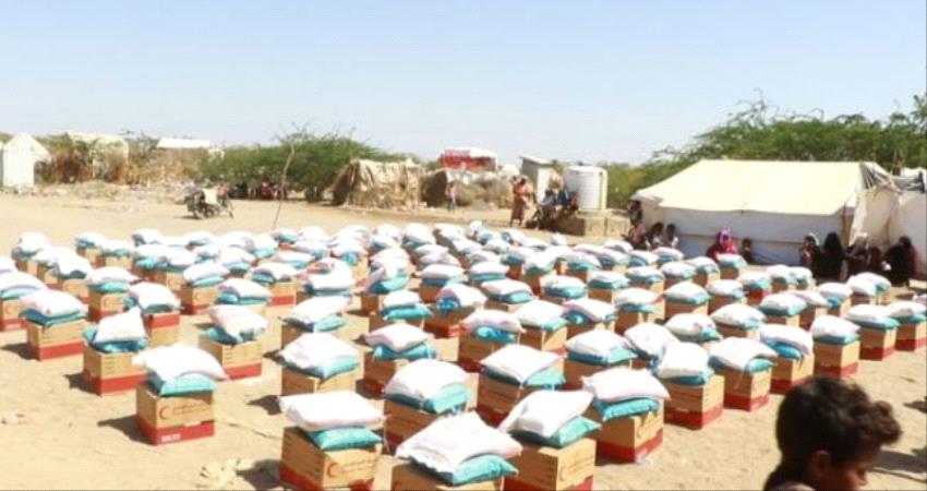توزيع مساعدات إغاثية إماراتية في #الحديدة