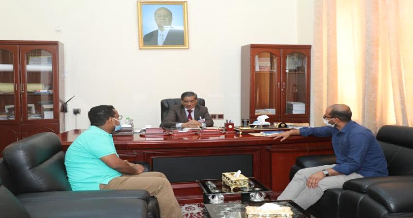 يرقد فيه 11مريضا بينهم 5حالات حرجة .. محافظ حضرموت يشيد بجهود مستشفى الجريري في معالجة مرضى كورونا