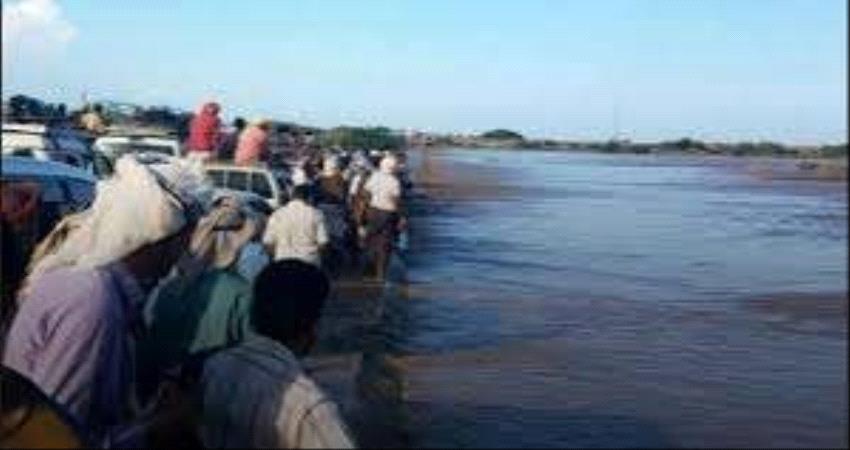 سيول أبين تذهب هدرا إلى البحر 