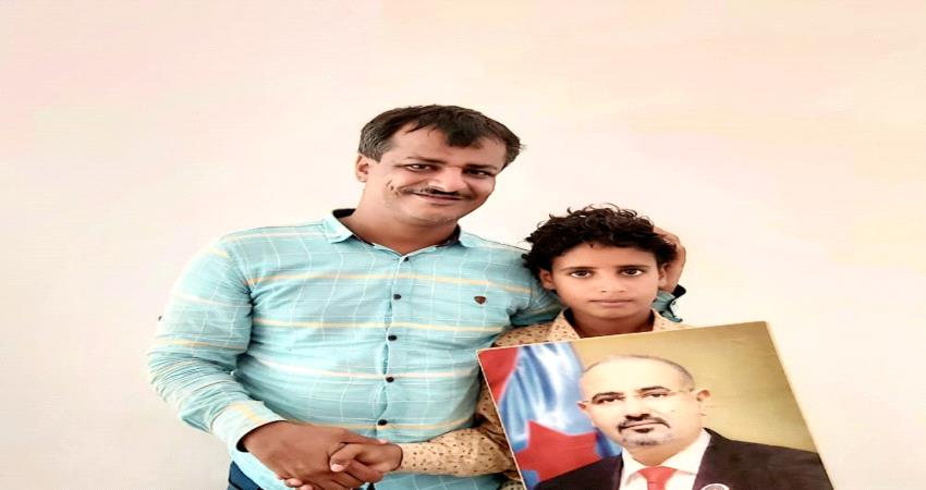 تكريم عدد من المعتقلين في شبوة بينهم طفل رفض تسليم صورة الزبيدي لقوات الاصلاح