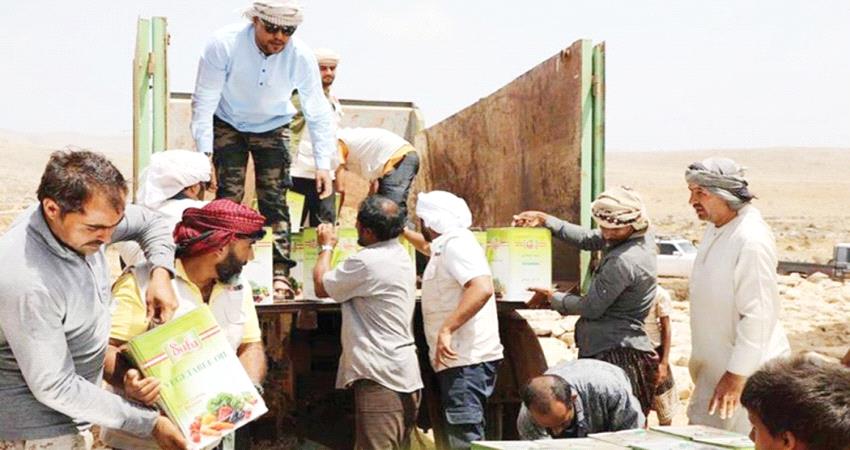 الامارات تغيث 461 عائلة في سقطرى