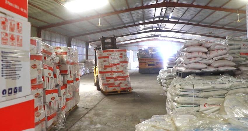 الامارات تواصل دعمها الصحي والإغاثي في حضرموت والساحل الغربي 