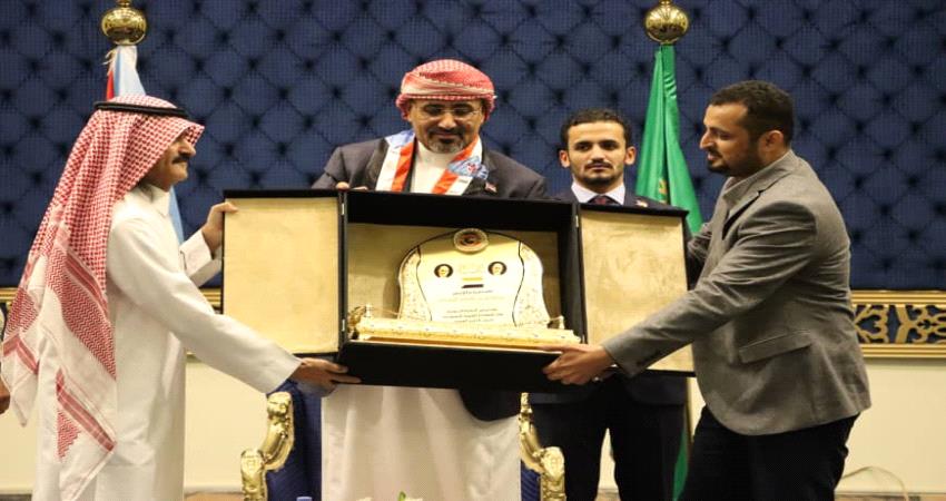 الربيزي يعلق على لقاء الزبيدي بقيادات الجالية الجنوبية بالسعودي