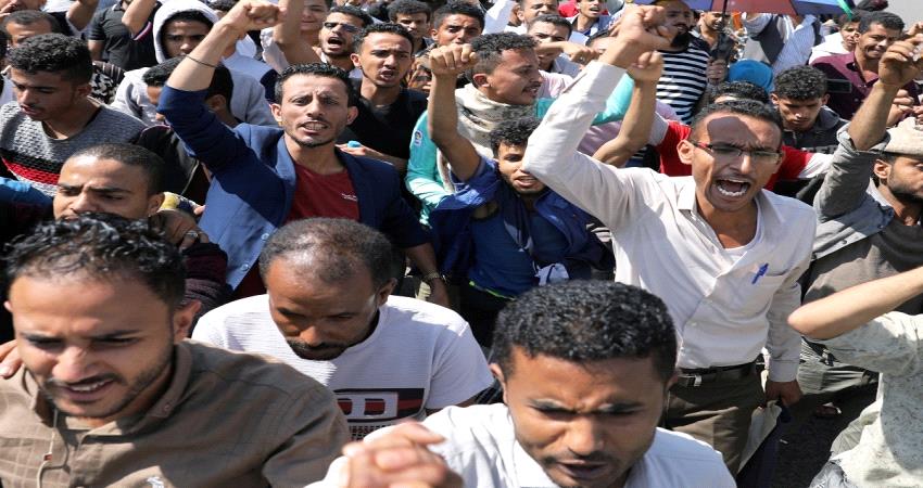 الحوثي يمنع التظاهرات المطالبة بالقصاص من قتلة "الأغبري"