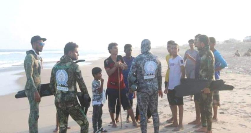 خفر سواحل حضرموت ينقذ 3 أشخاص من الغرق  