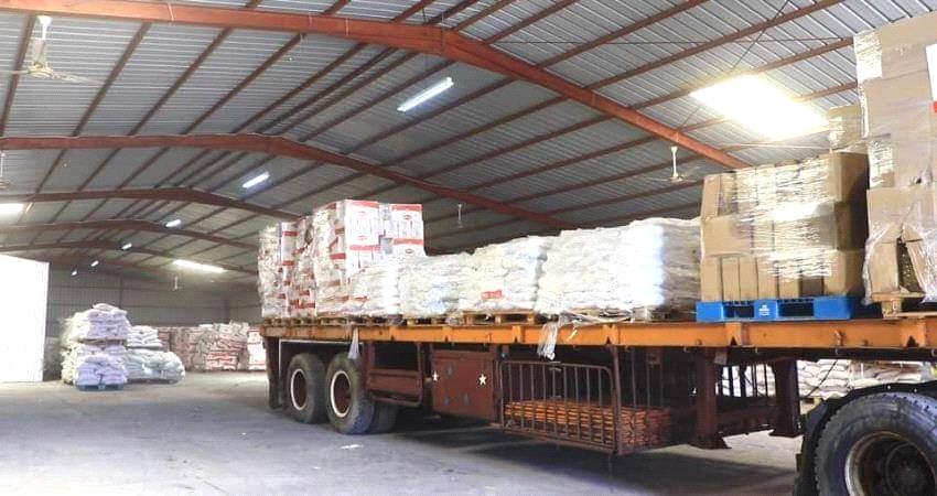 مساعدات اماراتية تعبر عددا من المحافظات المحررة