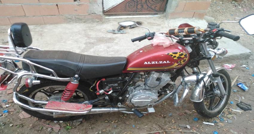 لحج.. حاجز أمني يضبط شخصين بحوزتهما مخدرات