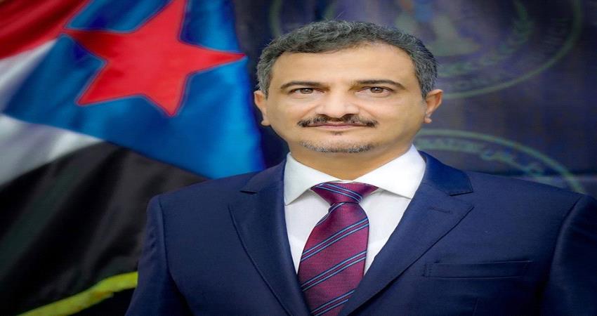 صحفي :  قرارات محافظ عدن بعثت الأمل والمحافظة بحاجة الى تحريك المياة الراكدة