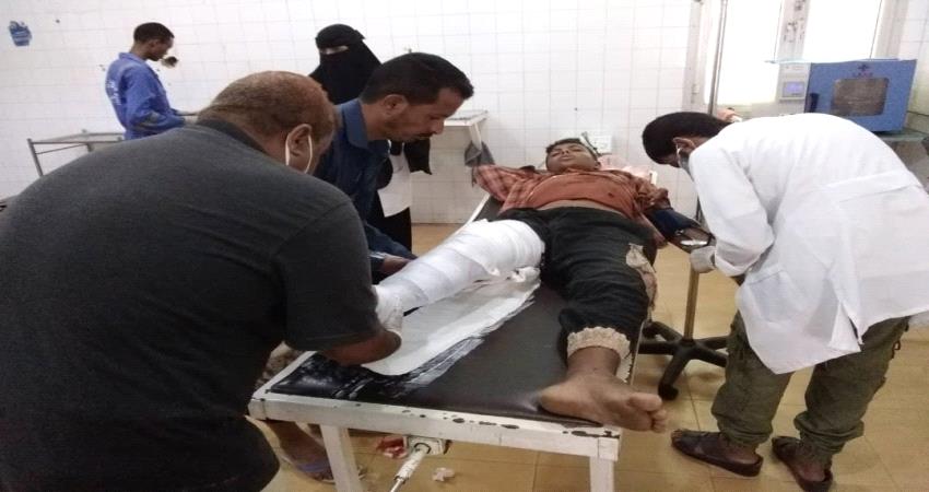 إصابة شابين بحادث مروري بلحج