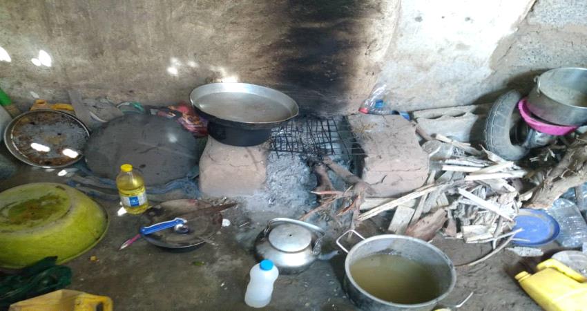 روى للصحيفة معاناته .. نازح تهامي بلحج :  مليشيا الحوثي جعلتنا دروع بشرية في حرب لاناقة لنا ولاجمل  