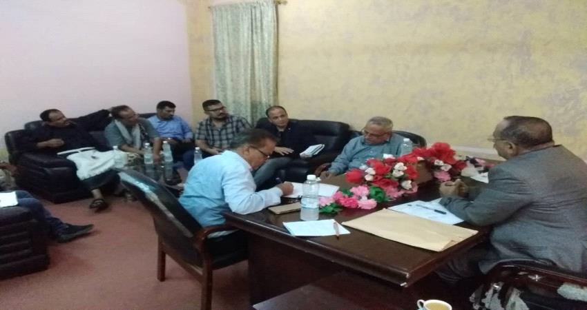 نائب محافظ لحج يلتقي منسق الصليب الاحمر الدولي لمناقشة التدخلات بالمحافظة