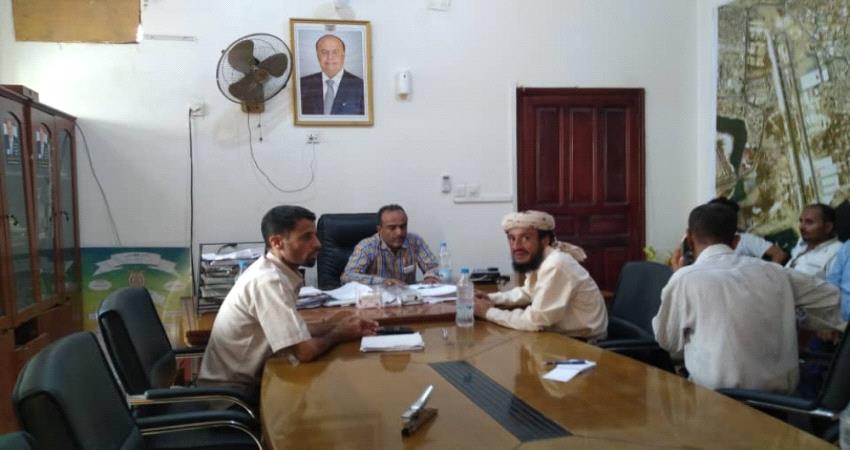 عدن.. ازالة استحداثات عشوائية بخورمكسر