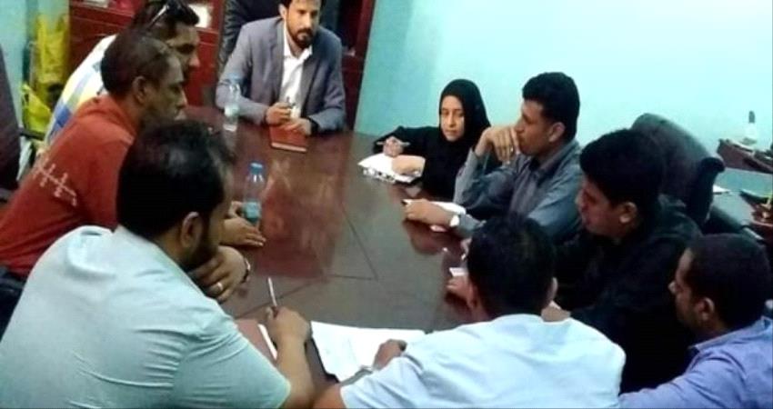 موظفو هيئة النقل بعدن يؤكدون رفضهم لاستهداف قيادتها