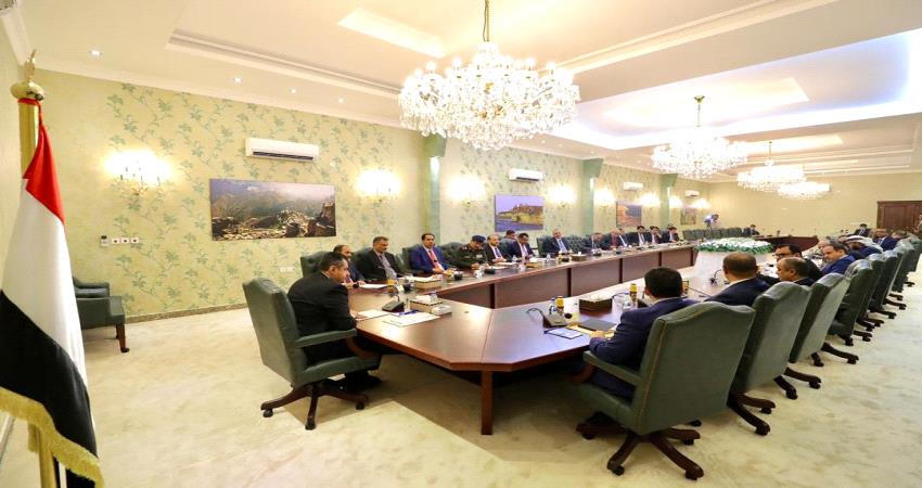 من هو الوزير الوحيد الذي لم يعد مع الحكومة إلى عدن؟ 