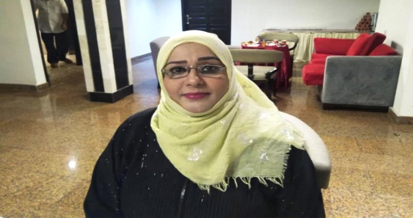 نجلاء الصياد تكشف لعدن تايم تفاصيل صرف الحوالات النقدية لمستفيدي الصندوق الإجتماعي