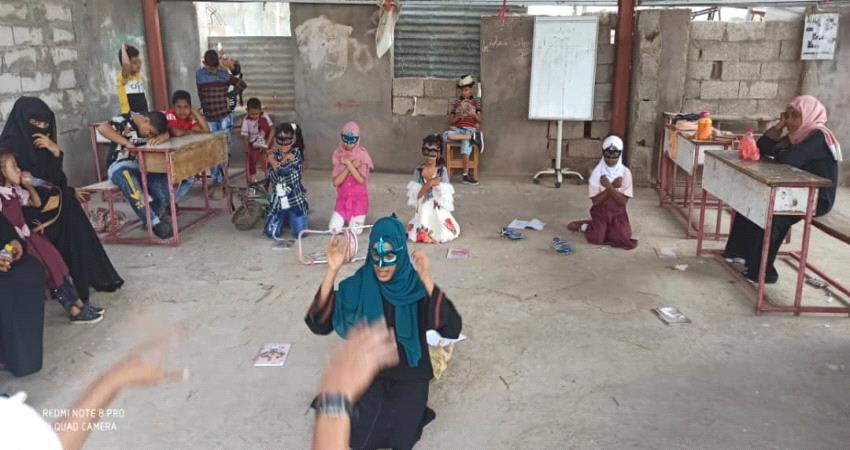 لوحات تعبيرية للصم والبكم في إحدى الفعاليات بلحج