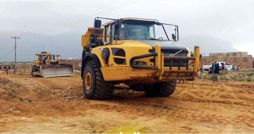 خليفة الإنسانية تعيد تأهيل وترميم شوارع قلنسية في سقطرى