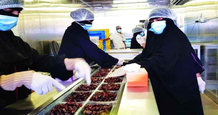 «خليفة الإنسانية» تنشئ مصنع لحل مشكلة تغليف و تسويق التمور في سقطرى