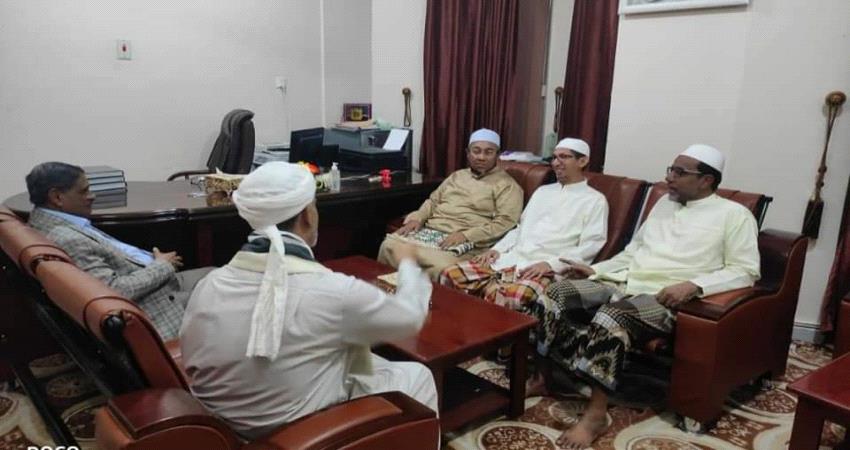 حضرموت.. البحسني يستقبل وفد أكاديمي من إندونيسيا