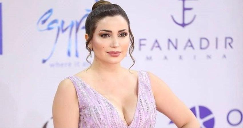 الفنانة نسرين طافش تشعل الترند بصور جريئة 