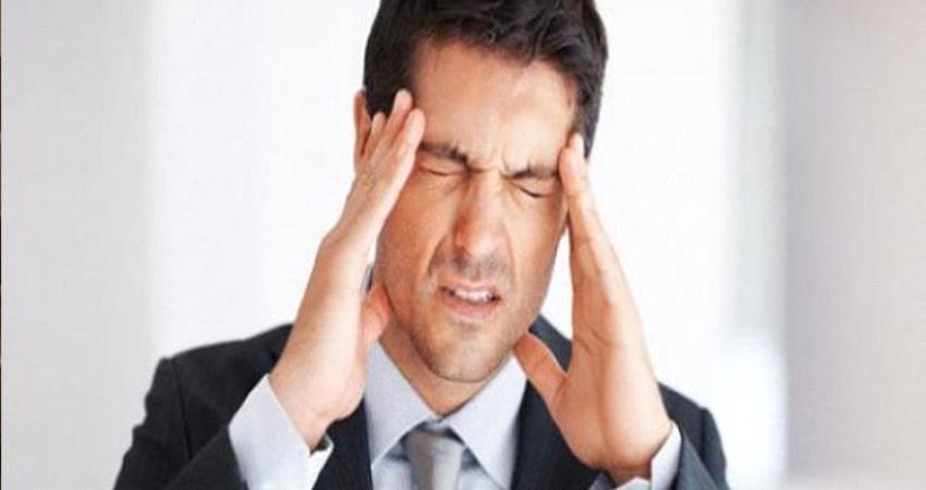 تعرف عليها.. 10 أطعمة تسبب الصداع و10 أخرى تقضي عليه  