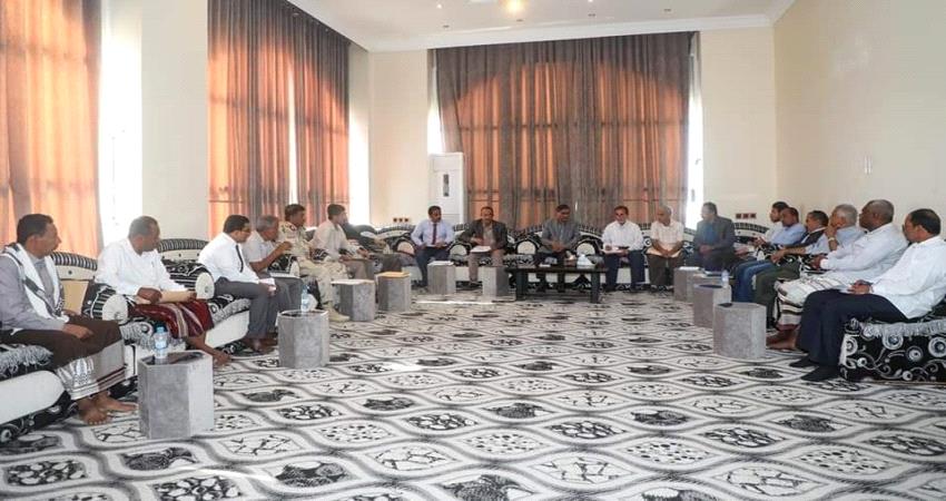 محافظ حضرموت يفتح ملف أراضي المستثمرين والمواطنين