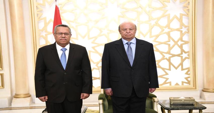 بالصور.. هادي ينصب بن دغر والموساي رغم الرفض الواسع