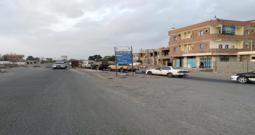 حادث مروري مروع يؤدي بحياة إمرأة وطفل وإصابة آخر بلحج 