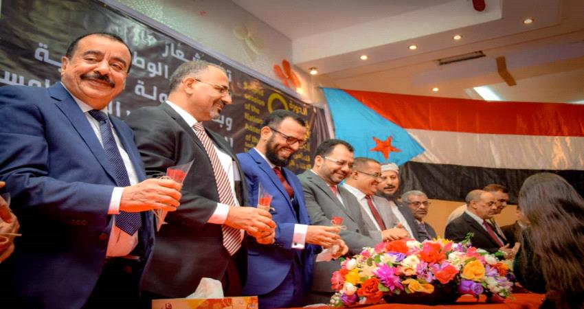 الانتقالي يرد على " يمين " مسؤولين معينين بقرارات مرفوضة أمام الرئيس اليمني