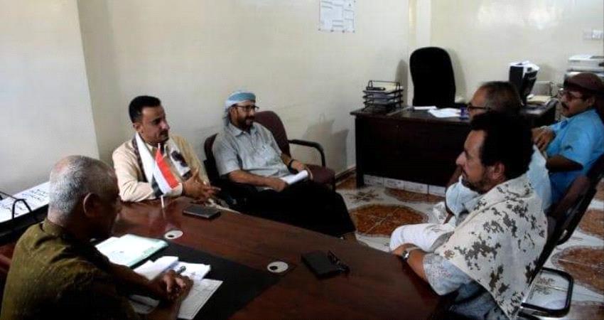 انتقالي لحج يقف أمام ظاهرة تهريب الوقود