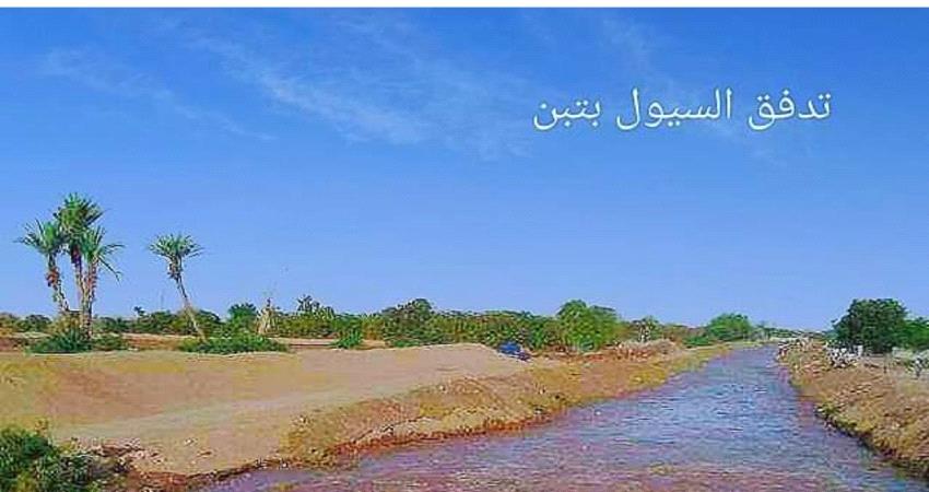إنجاز منشآت ري في إحدى قنوات عبر السعديين بتبن لحج