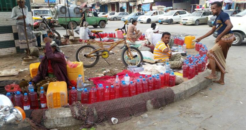 ازمة المشتقات بعدن تشل الحركة بالمدينة ودعوات للتظاهر !