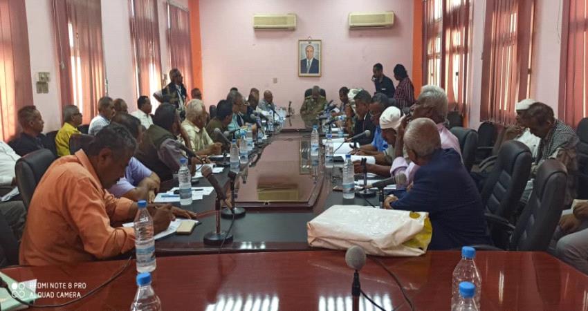 لحج.. مناقشة التقارير المقدمة من مؤسستي الكهرباء والطرق بالمحافظة