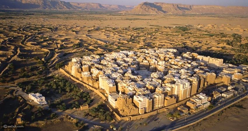 صحيفة إماراتية تسلط الضوء على المباني العمرانية في مدينة شبام  