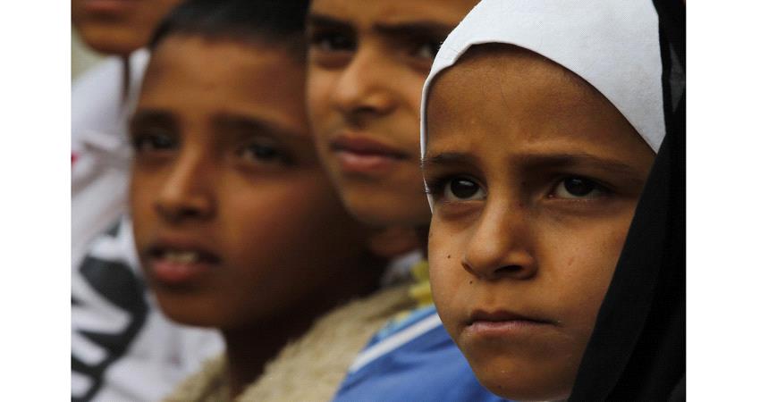 صحيفة تسلط الضوء على جرائم الحوثي بحق الأطفال 