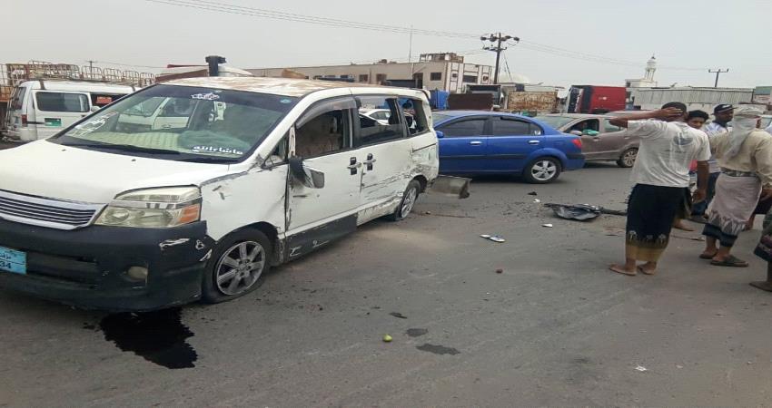 عاجل: مصاب بحالة حرجة...حادث مروري شنيع في العاصمة عدن 