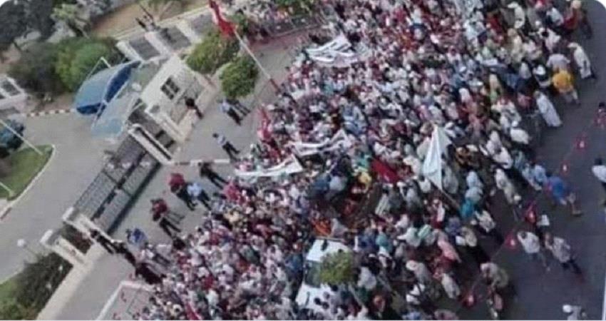انتفاضة عارمة للشعب التونسي ضد جماعة الإخوان 