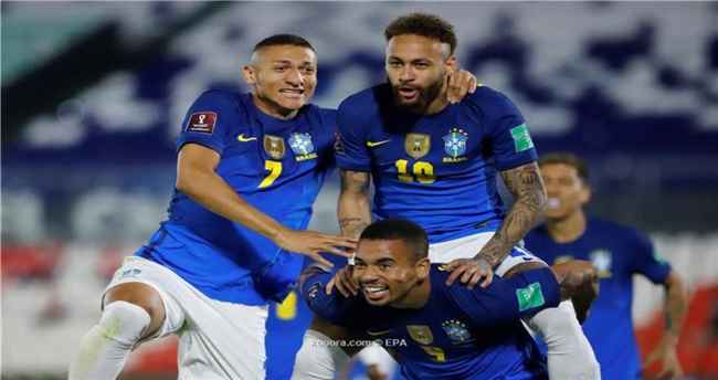 لاعبو البرازيل يعلنون موقفهم الرسمي من كوبا أمريكا