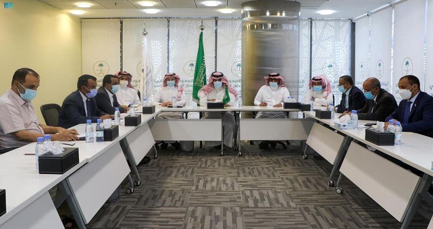 عاجل/لقاء يجمع ممثلي الحكومة والانتقالي في الرياض