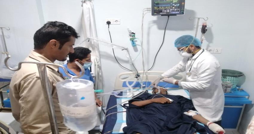 أول صور لجرحى التفجير الإرهابي الذي استهدف قيادة قوات الدعم والاسناد بعدن