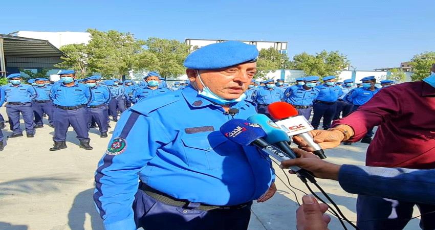 مدير شرطة السير بعدن يكشف مميزات اللوحات الجديدة ويوجه دعوة لمالكي السيارات الغير مرقمة