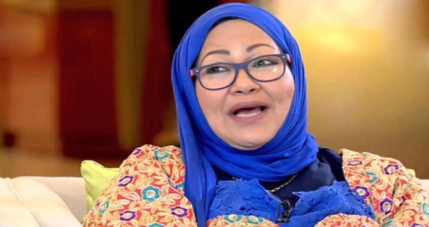 الفنانة الكويتية انتصار الشراح في العناية المركزة