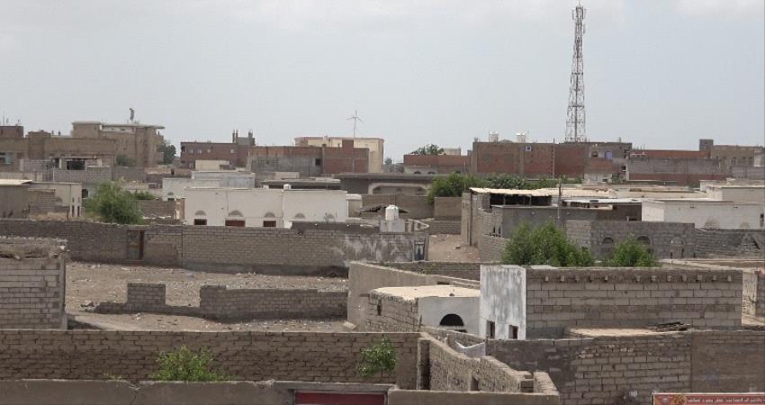 مليشيا الحوثي تفتح نيران أسلحتها على قرى سكنية في التحيتا 