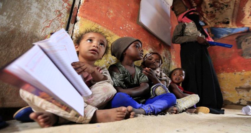 الحوثي يحرم أكثر من 30 ألف طفل من العملية التعليمية في تعز وصنعاء