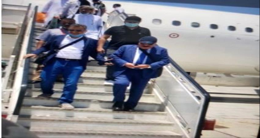 وصول اللواء احمد سعيد بن بريك ولملس والعولقي الى عدن 